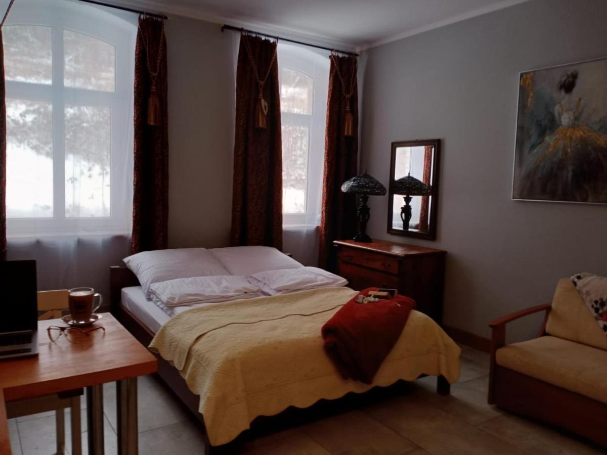 Sunny Bear Bed & Breakfast เยเลเนียกูรา ภายนอก รูปภาพ