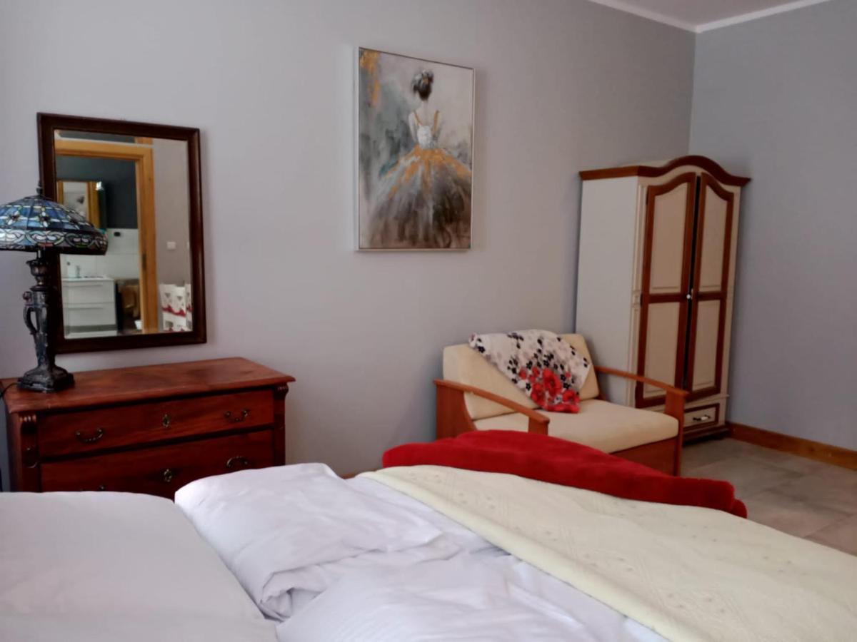 Sunny Bear Bed & Breakfast เยเลเนียกูรา ภายนอก รูปภาพ