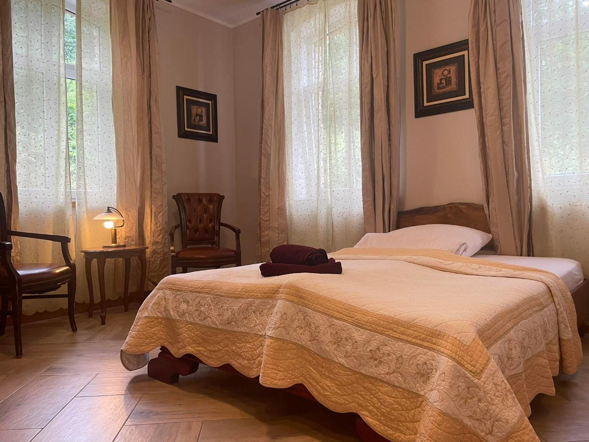 Sunny Bear Bed & Breakfast เยเลเนียกูรา ภายนอก รูปภาพ