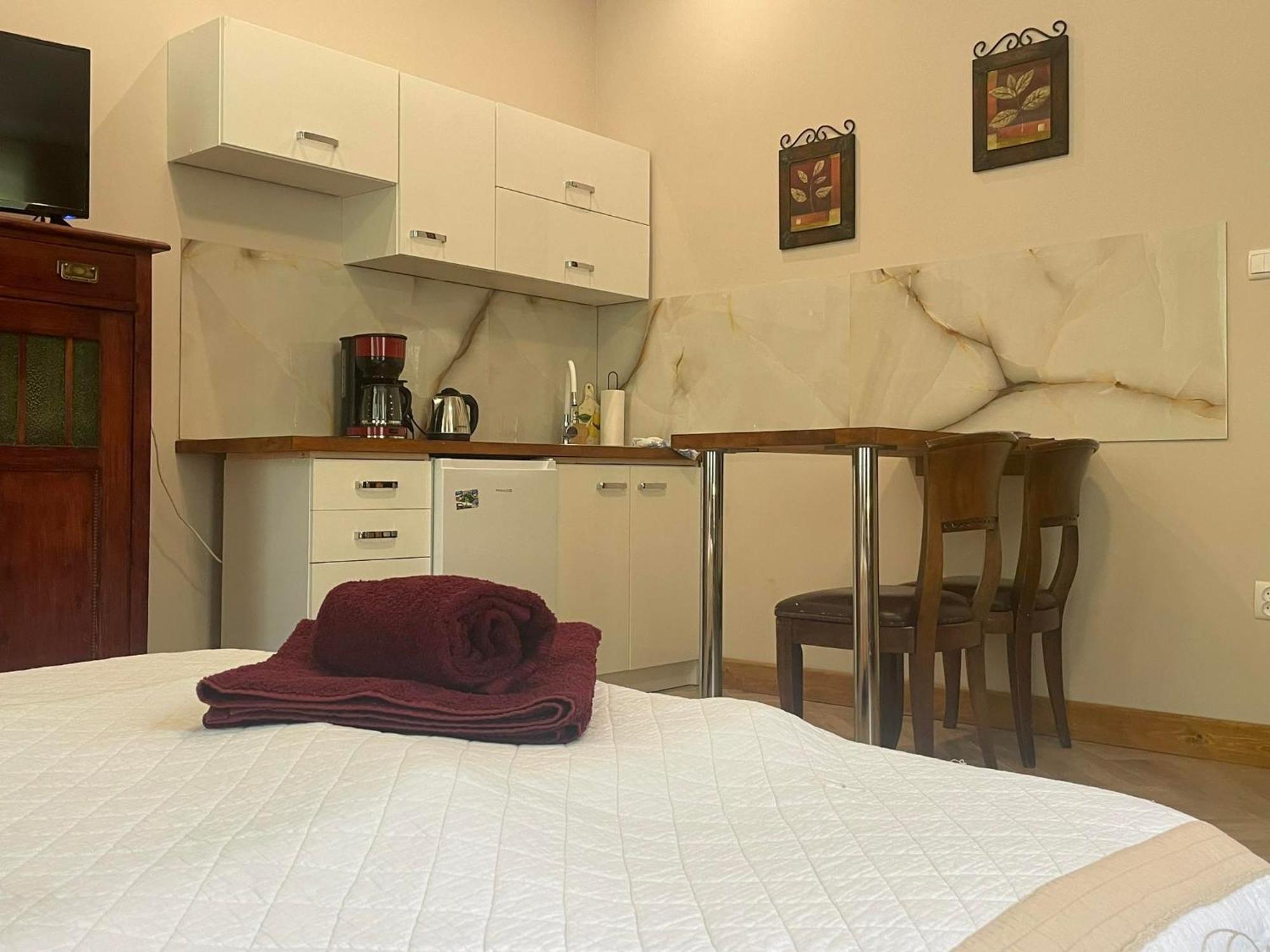 Sunny Bear Bed & Breakfast เยเลเนียกูรา ภายนอก รูปภาพ
